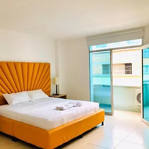 Opera Entretenimiento Y Bar Hotel