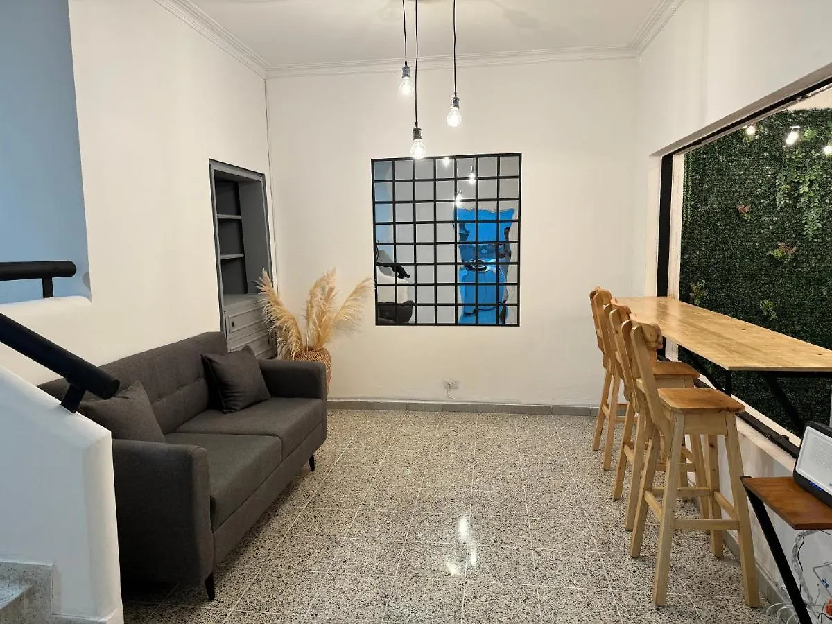 Pensión Hotel Rustik House Medellín Colombia