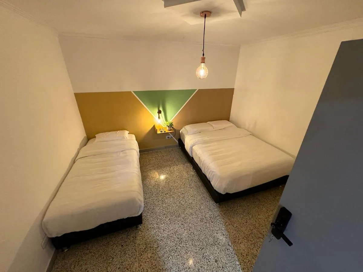 Hotel Rustik House Medellín 0*,  Colombia