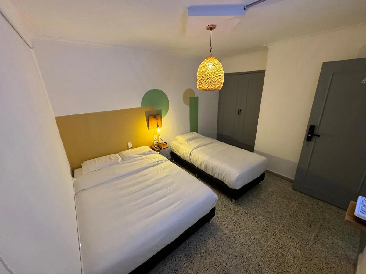 Hotel Rustik House Medellín Pensión