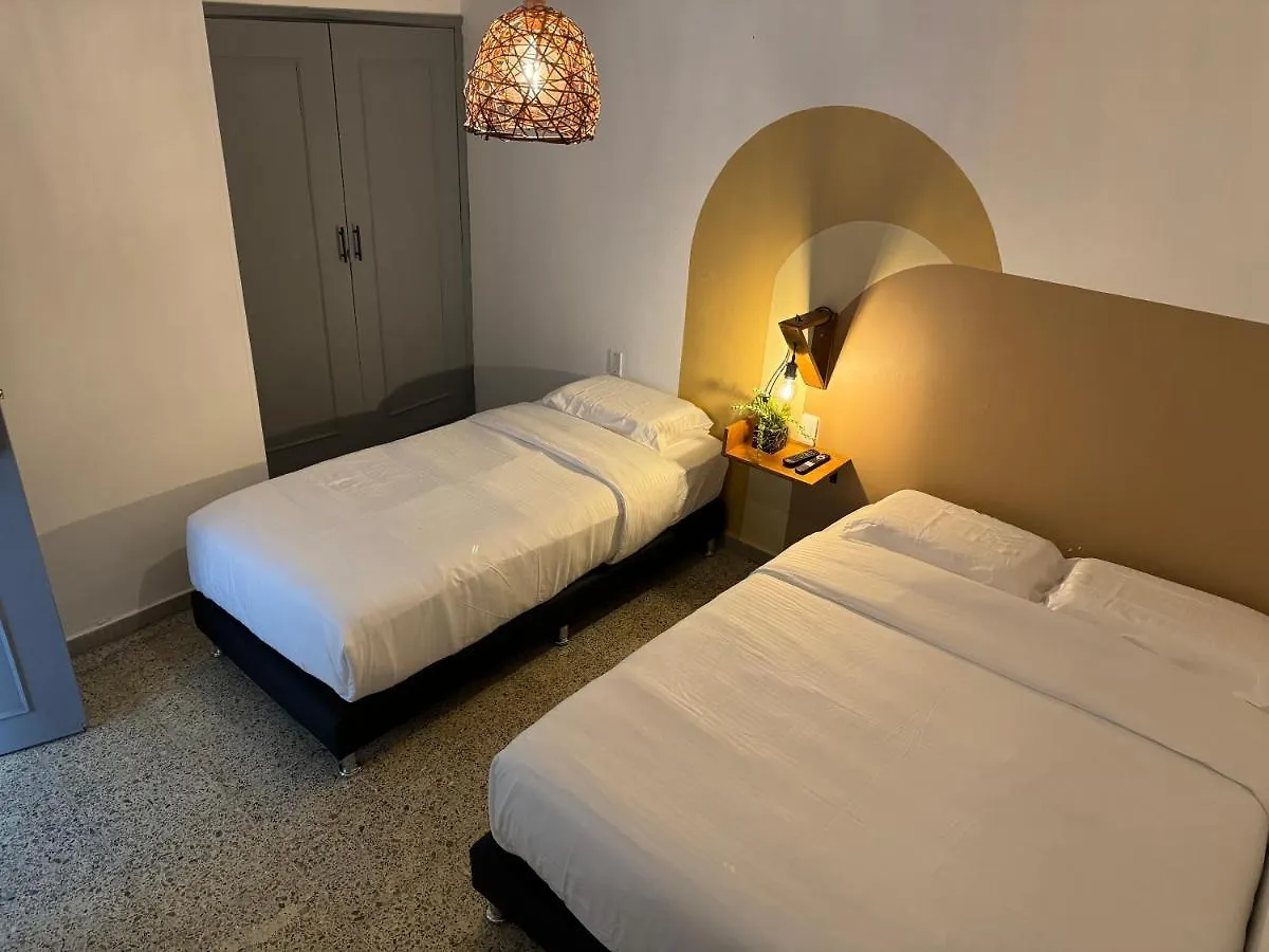 Hotel Rustik House Medellín Pensión